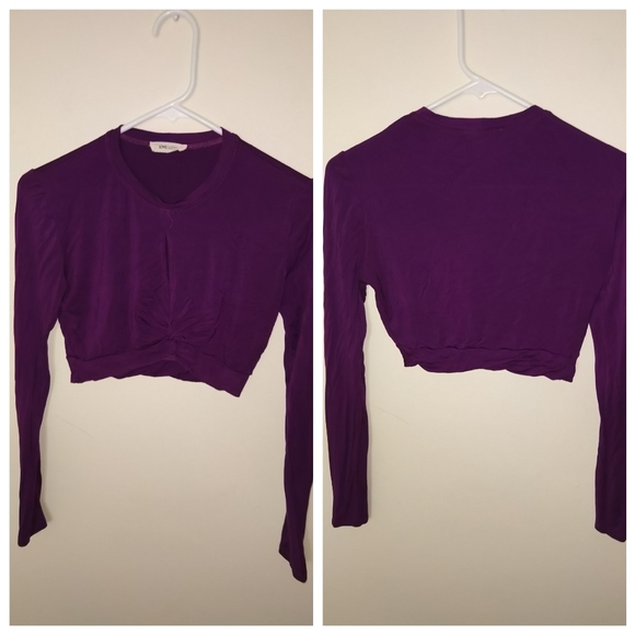Love culture purple crop top with opening - Picture 2 of 4